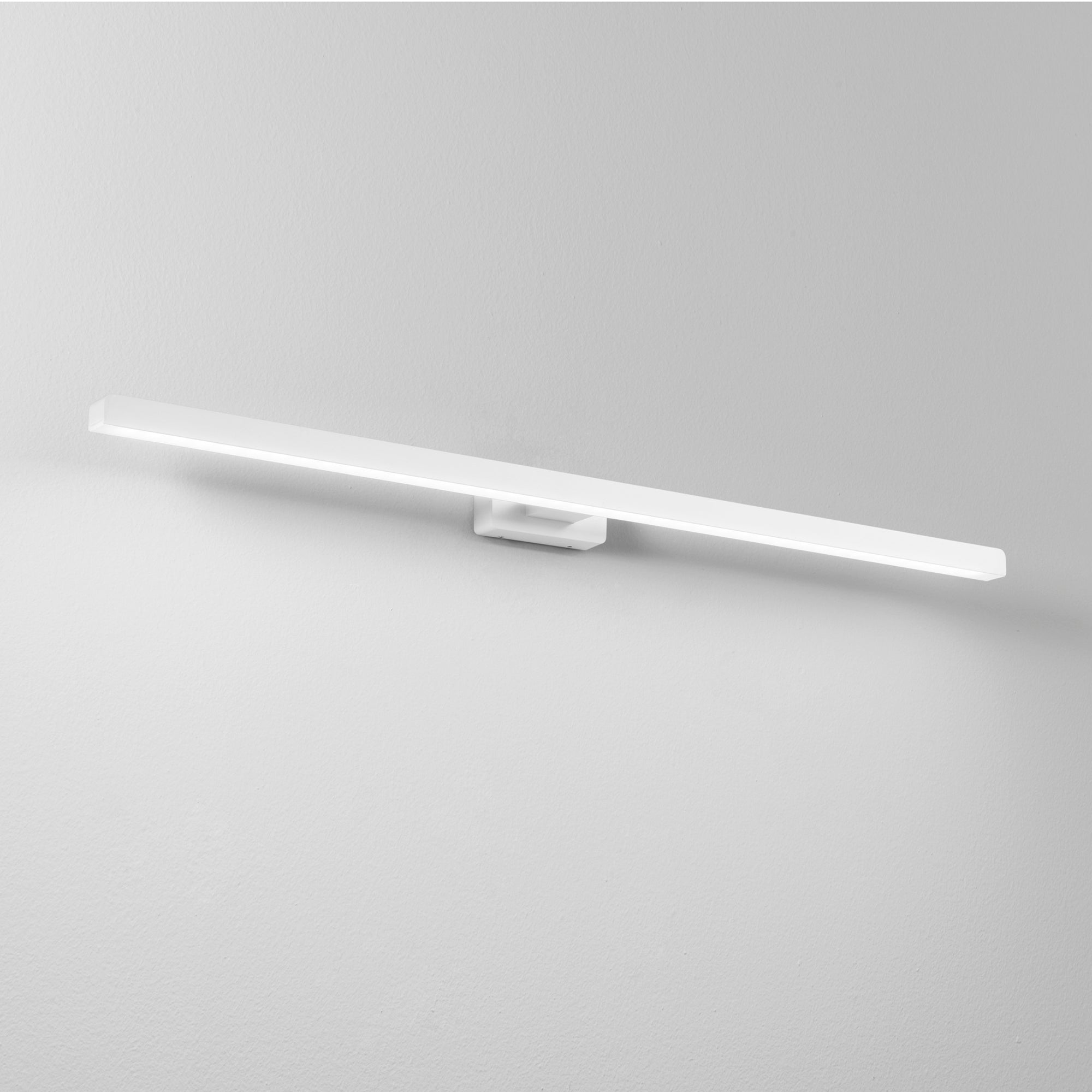 APPLIQUE LED LANCER BIANCA FISSAGGIO PARETE/SPECCHIO 13W 1000LM 4000K IP54 75x9x4CM