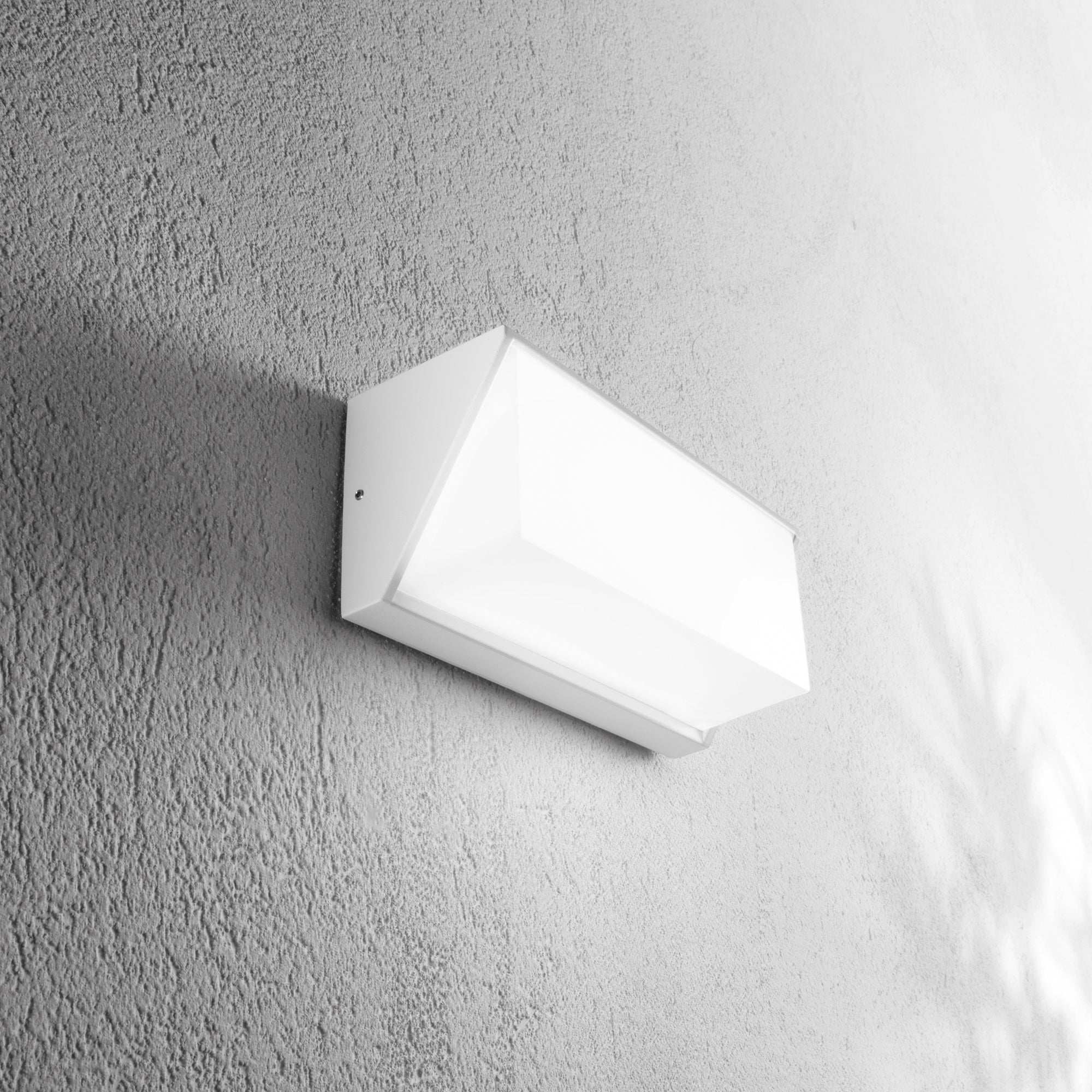 APPLIQUE BIEMISSIONE LED LUXON BIANCA 12W 1550LM CCT IP54 25X9,5X11CM