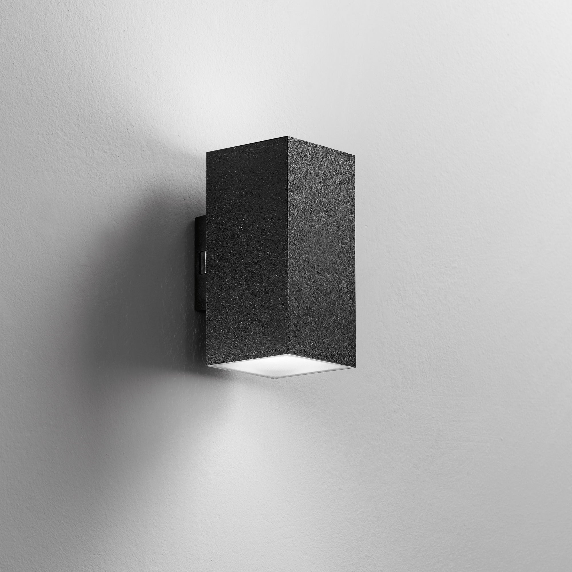 APPLIQUE BIEMISSIONE LED POLO NERA QUADRATA 2X8W 1960LM CCT IP65 7,8X9,9X16CM
