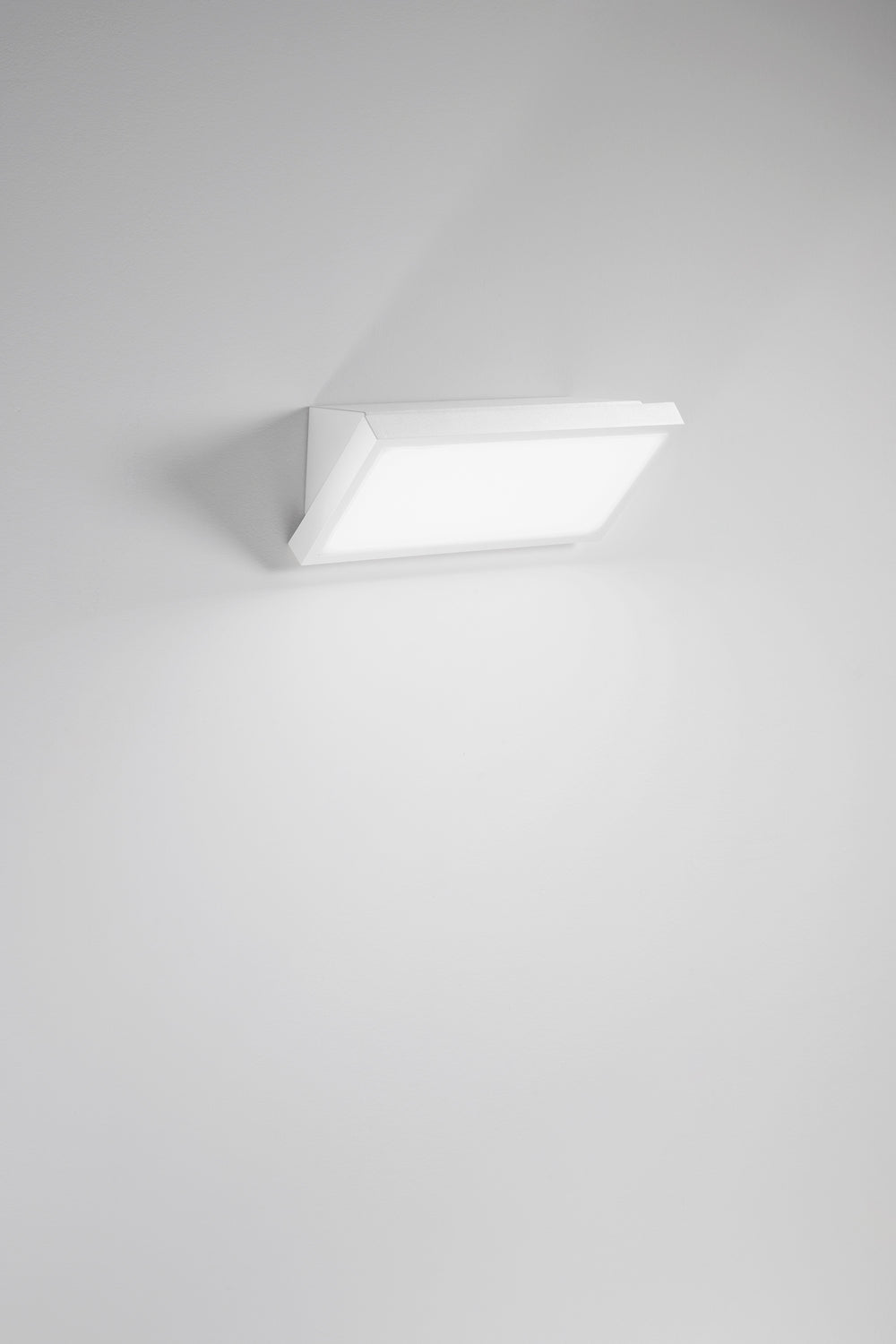 APPLIQUE LED RIM BIANCO 20W 1500LM 4000K IP54 26X13X12CM