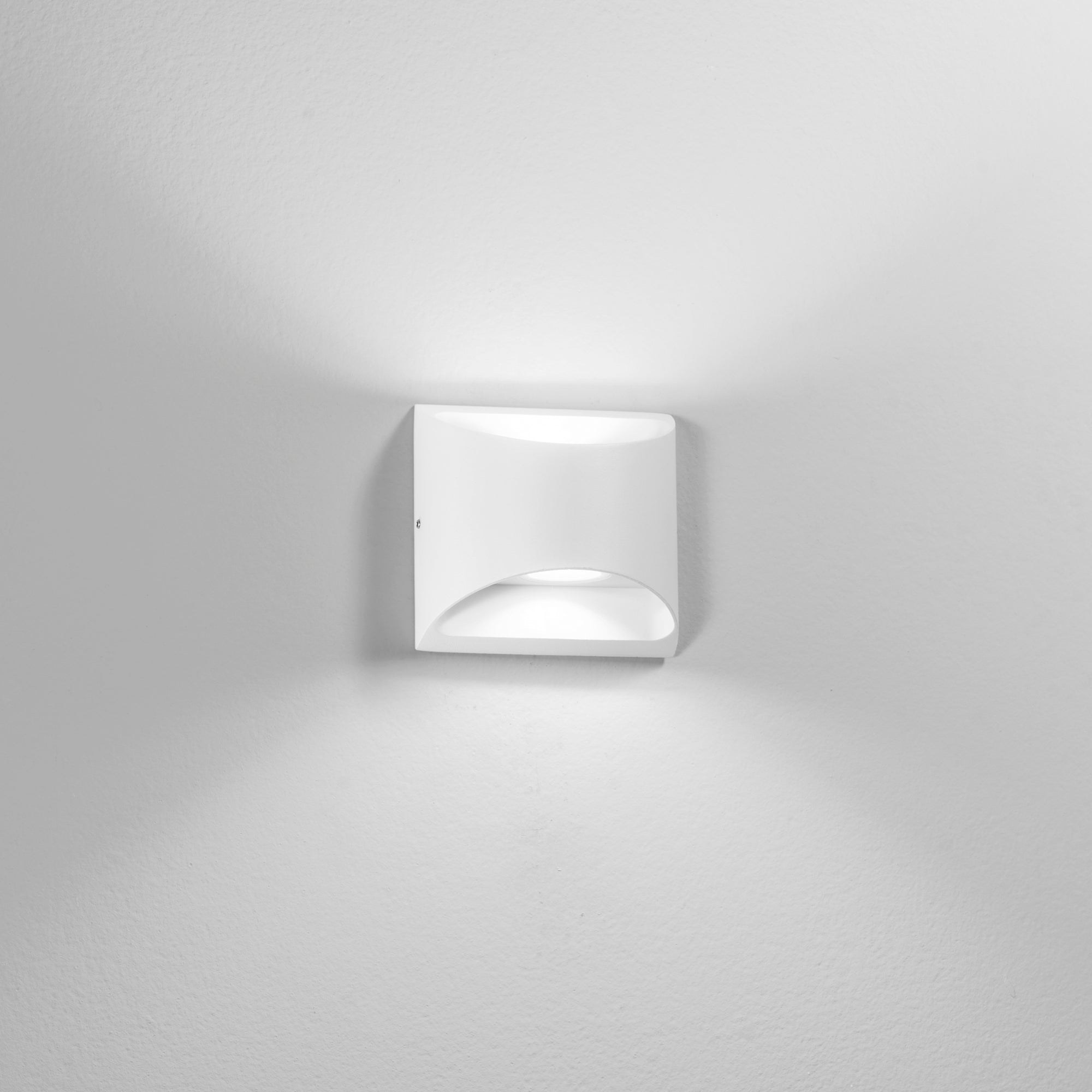 APPLIQUE BIEMISSIONE LED VEYRON BIANCA 2X3,5W 840LM CCT IP54 13X6,9X12,3CM