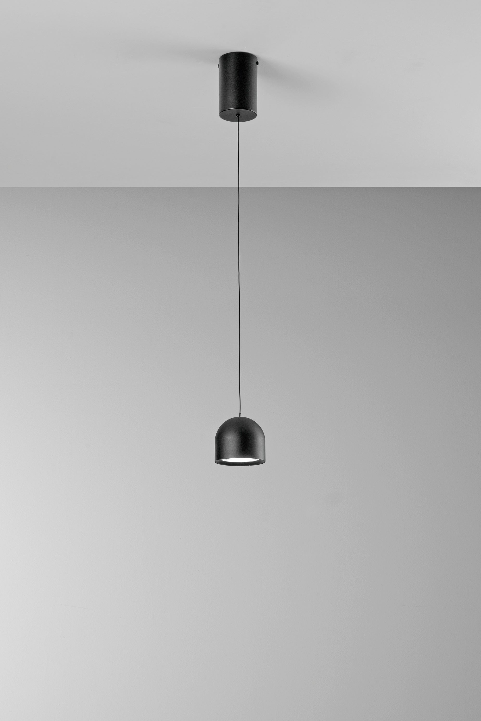 SOSPENSIONE LED YOYO NERA IN METALLO+ACRILICO 6W 3000K diam.10X150 CM
