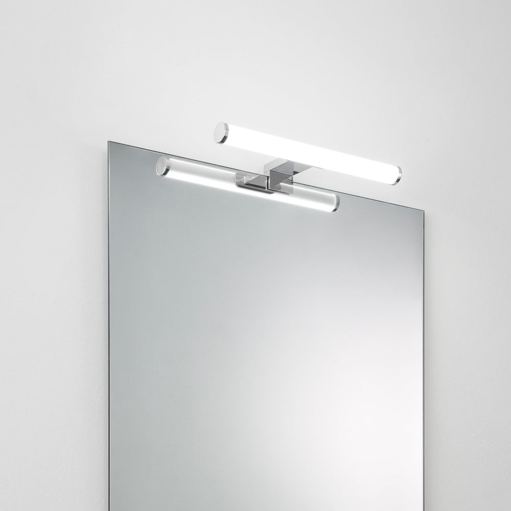 APPLIQUE LED YACHT CROMO FISSAGGIO PARETE/SPECCHIO 5W 600LM 4000K IP44 30X9,6X4,45CM
