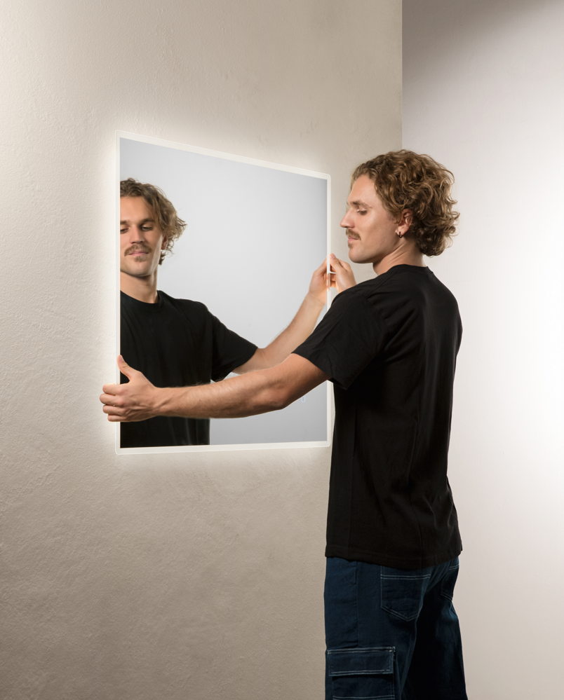 SPECCHIO TONDO DIAM.80CM BORDO SABBIATO ILLUMINATO LED CCT ARGENTO SENZA RAME 4MM STRUTTURA PVC PELLICOLA ANTIDEFLAGRANTE